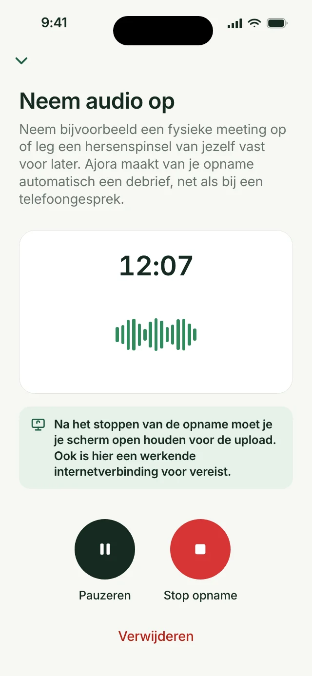 Een lopende opname van een gesprek aan tafel