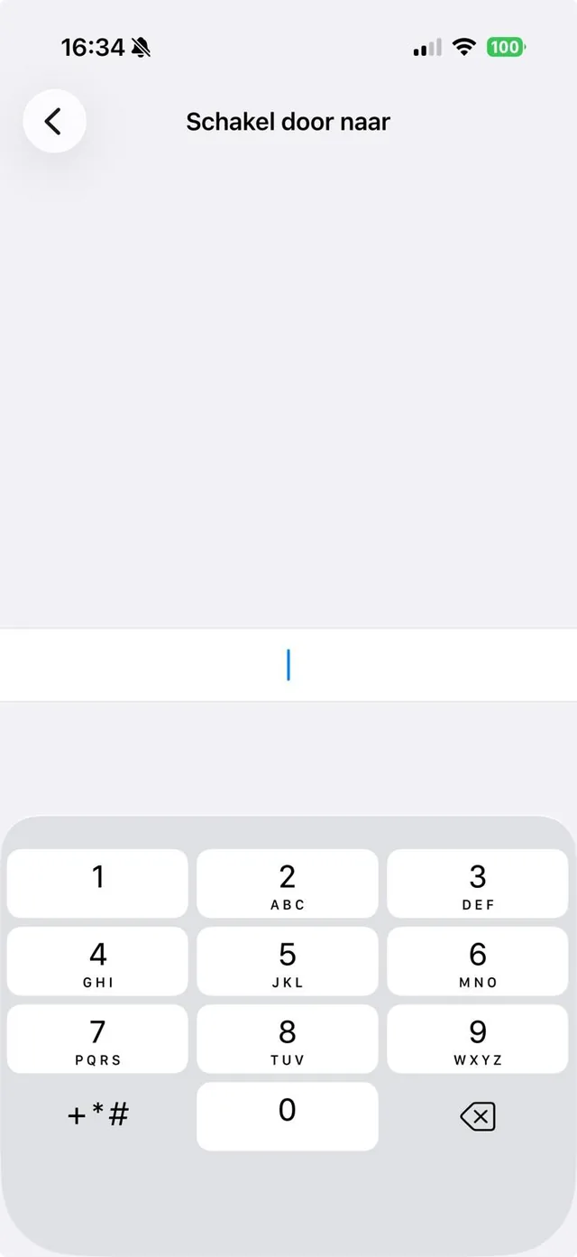 iPhone-scherm waar je het nummer invult om naar door te schakelen