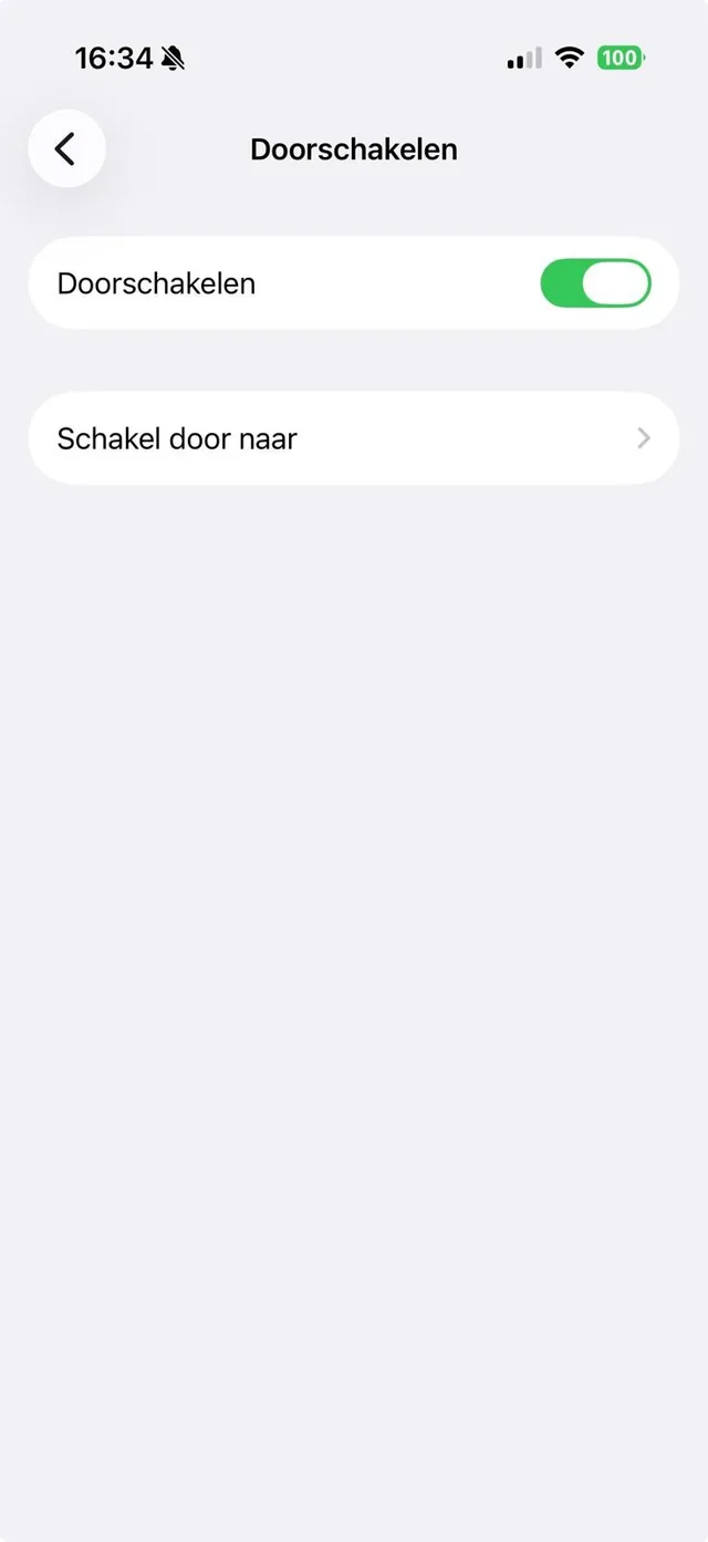 iPhone-instellingen met de schakelaar voor doorschakelen