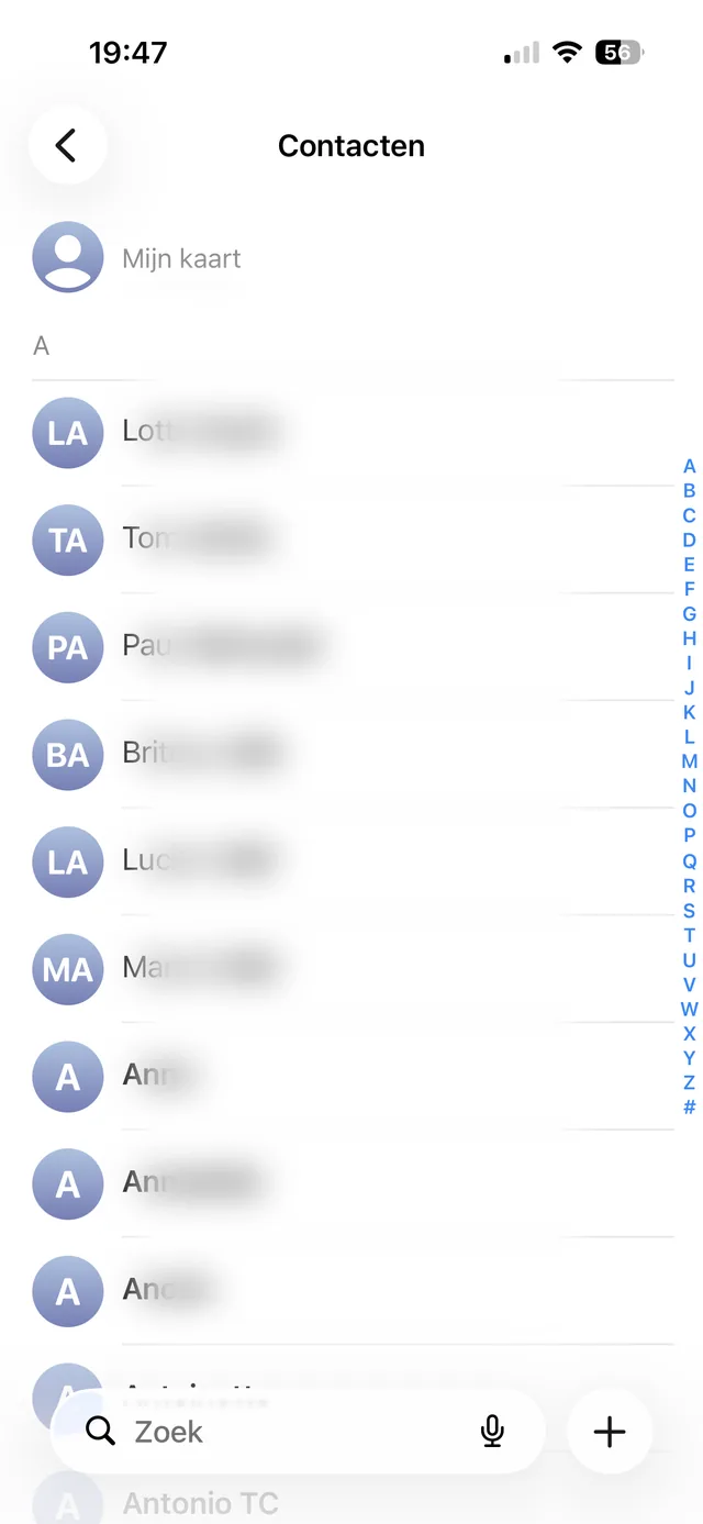 Contactenlijst met plusje om een nieuw contact toe te voegen